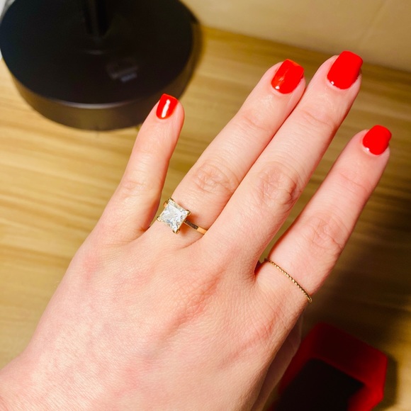 2CT Moissanite Princess Cut Engagement Wedding Ring, 14k Yellow Gold, Size 7 - Picture 6 of 10